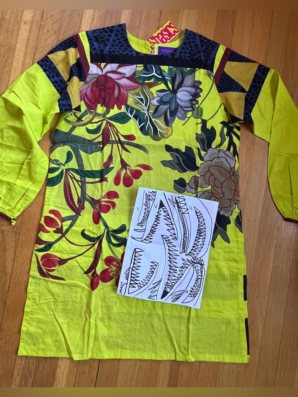 Sana Safinaz NWT yellow floral pattern tunic Indian Pakistani M gorgeous fabric